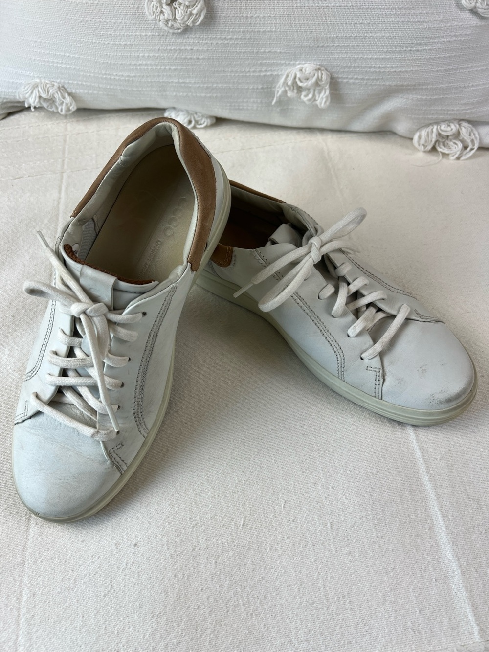 Ecco White Leather Lace-Up Sneakers with Brown Heel